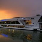 Passagierschiff auf dem Main-Donau-Kanal