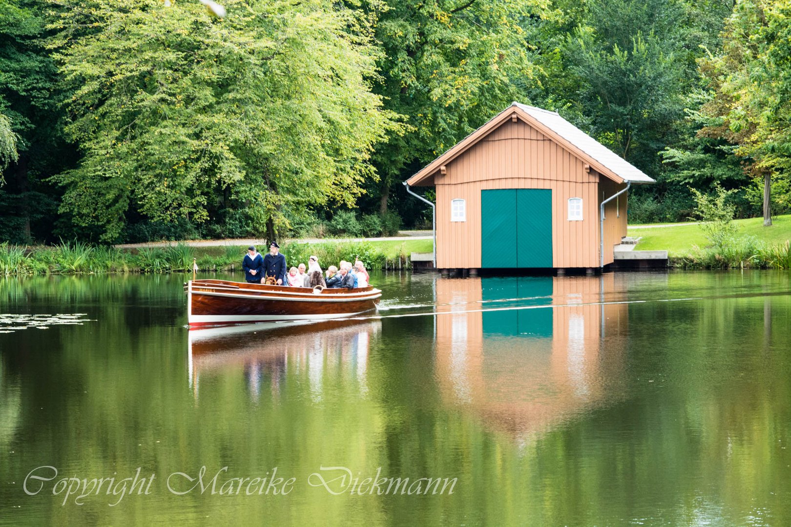 Passagierschiff Marie im Bremer Bürgerpark