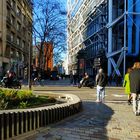 Passants à Beaubourg