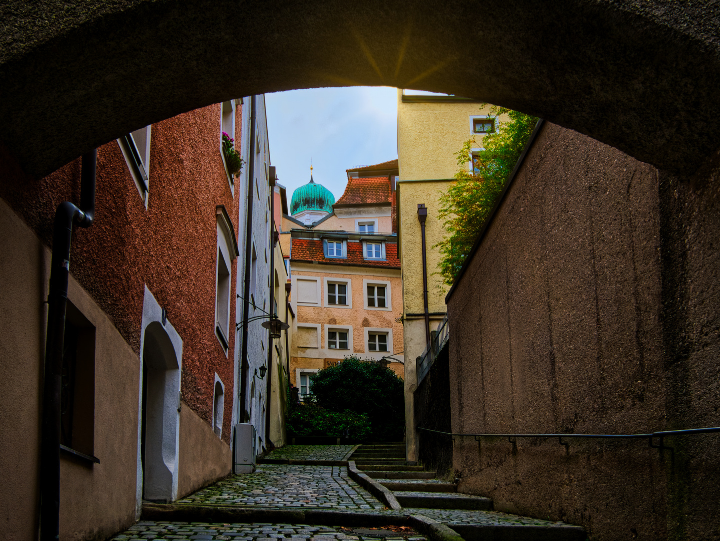 Passau an der Donau, Aufgang vom Donauufer zur Höllgasse