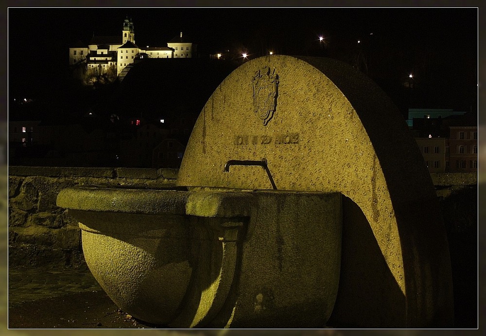 Passau by night 1 - Innbrückgasse und Maria Hilf