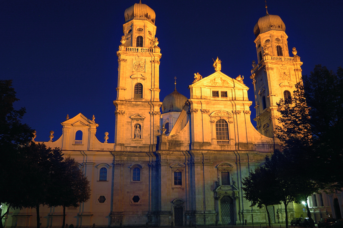 Passau - Dom im Zwielicht