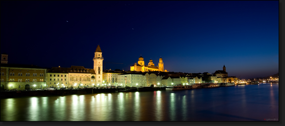  Passau mit Rathausplatz und Dom