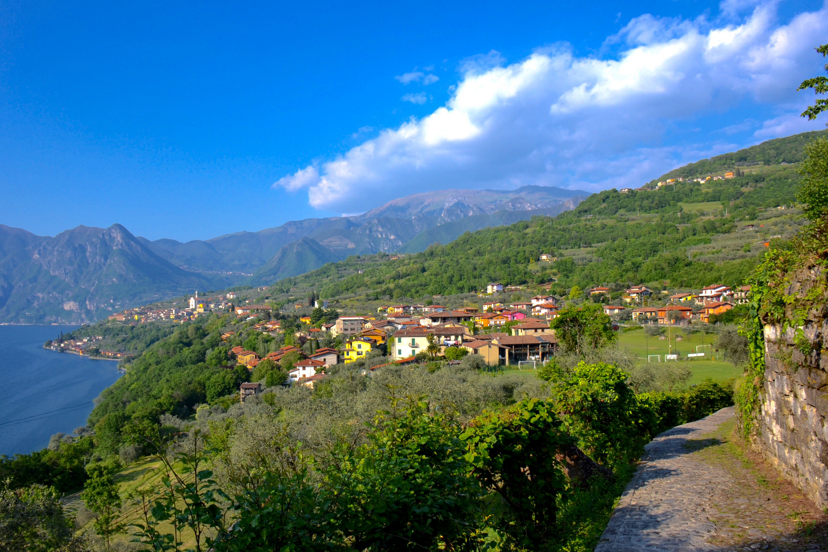 Passeggiando a Montisola