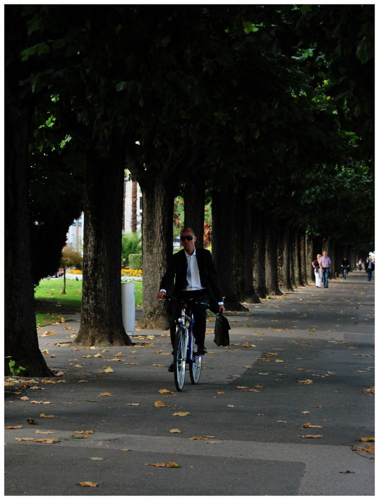 passeggiando in bicicletta