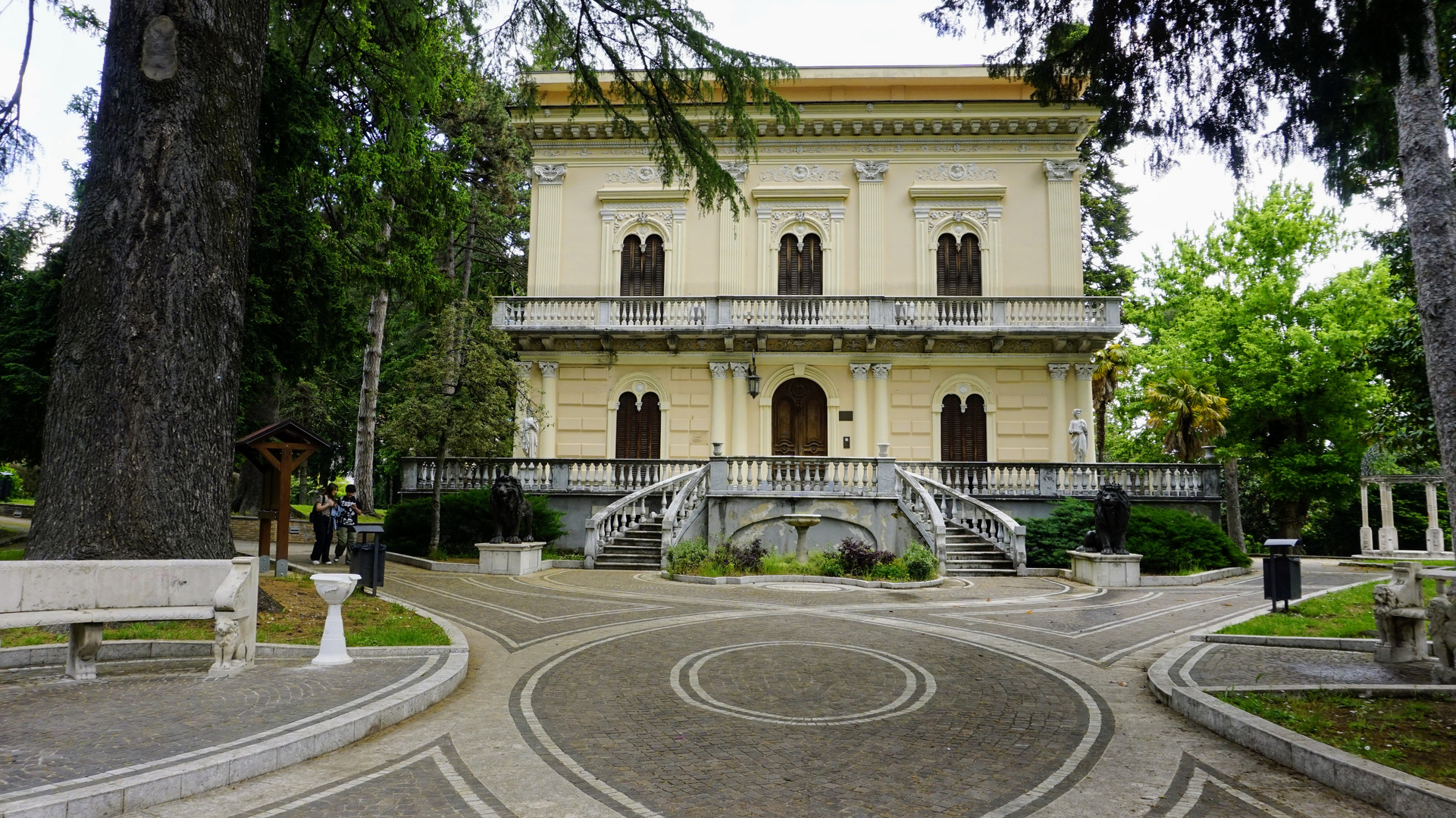 Passeggiando nella villa comunale