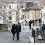 passeggiando sul Ponte Fabricio (Ponte Quattro Capi)