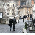 passeggiando sul Ponte Fabricio (Ponte Quattro Capi)