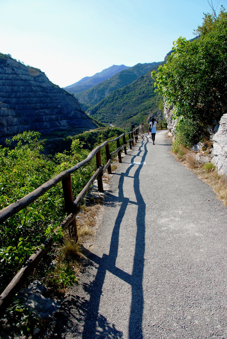 Passeggiando tra i verdi colli.......