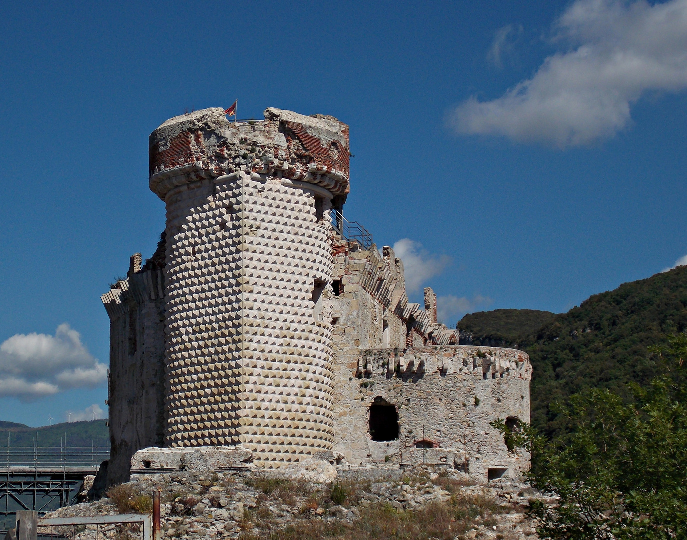 Passeggiata a Castel Gavone