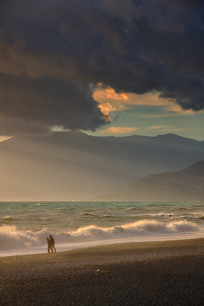 ... passeggiata lungo mare ...