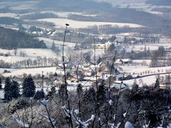 PASSENANS SOUS UN MANTEAU BLANC