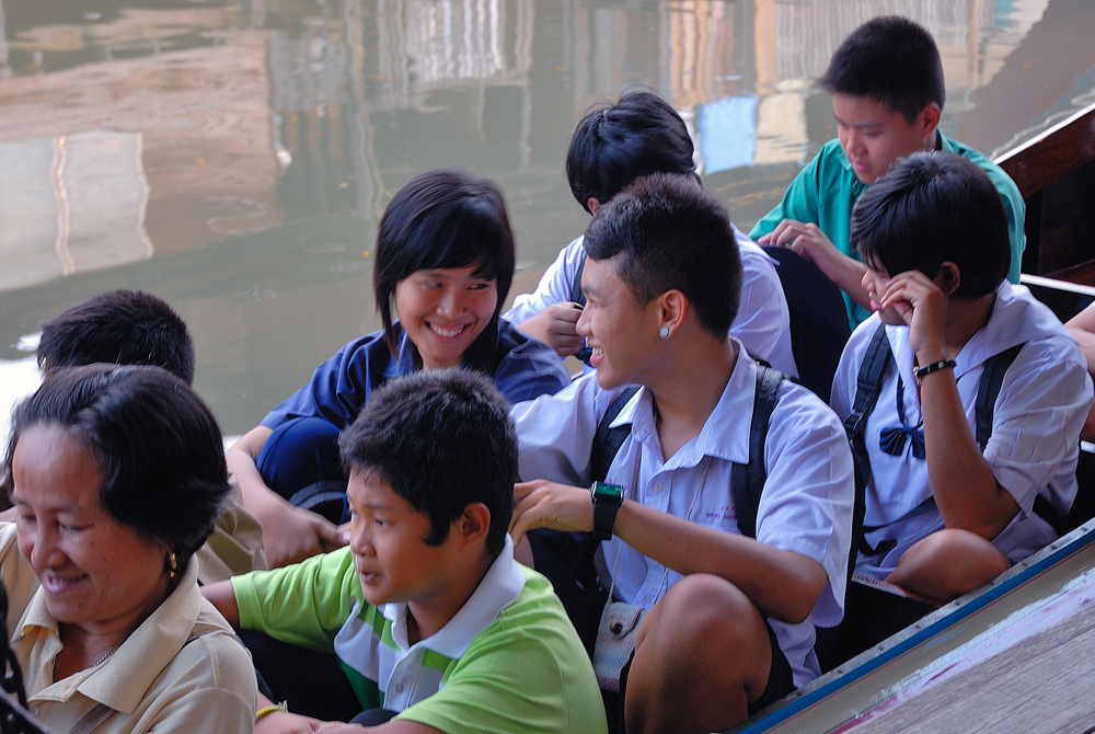 Passengers board the longtail boat in Minburi