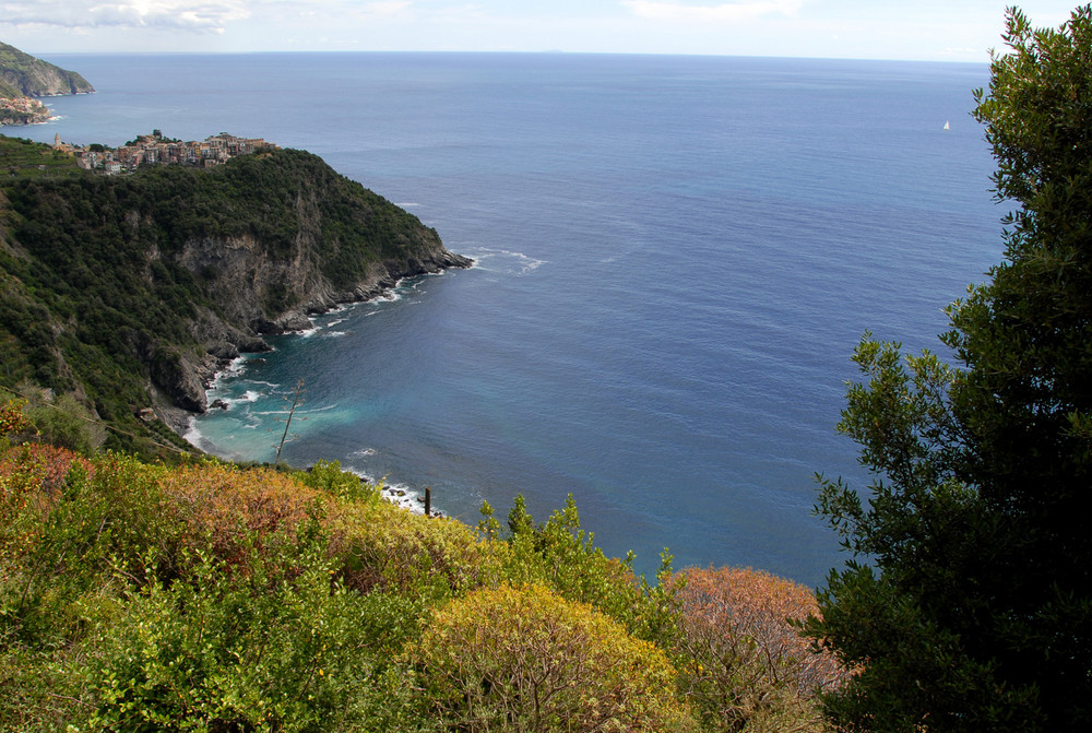 Passengiando lungo i sentieri delle "Cinque Terre" ........ Corniglia.