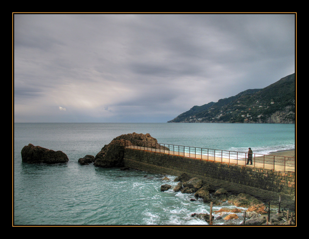 Passerella sul mare