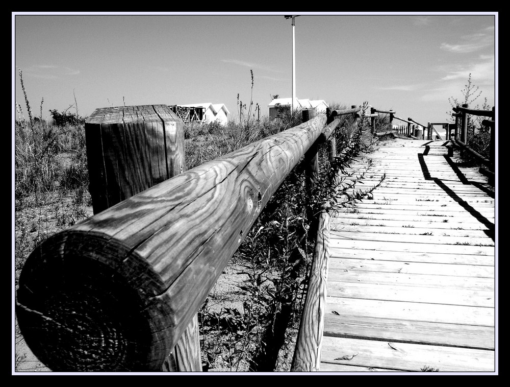 passerella verso il mare