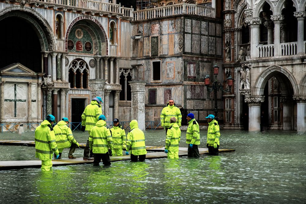 Passerelle Foto & Bild italy, street, world Bilder auf