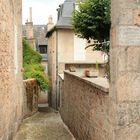 Passez par la ruelle vous en prendrez une autre...