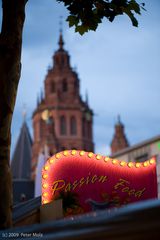 Passion Food vs. monument of religion / Mainz 2009