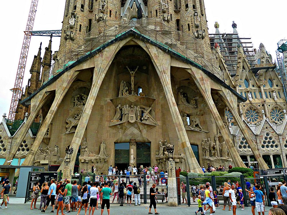 Passionsfassade der Sagrada Familia Foto & Bild | europe ...