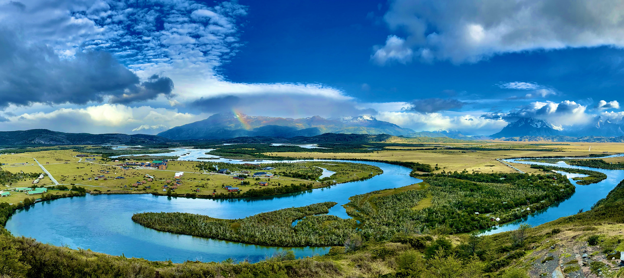 Patagonien Rio Serrano mit Blick auf die Cuernos 