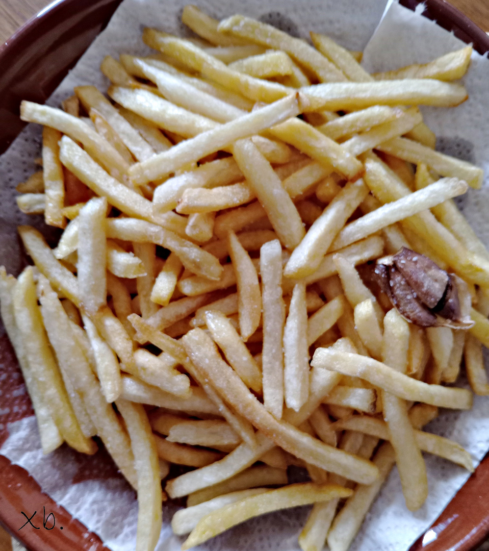 Patatas fritas con ajo