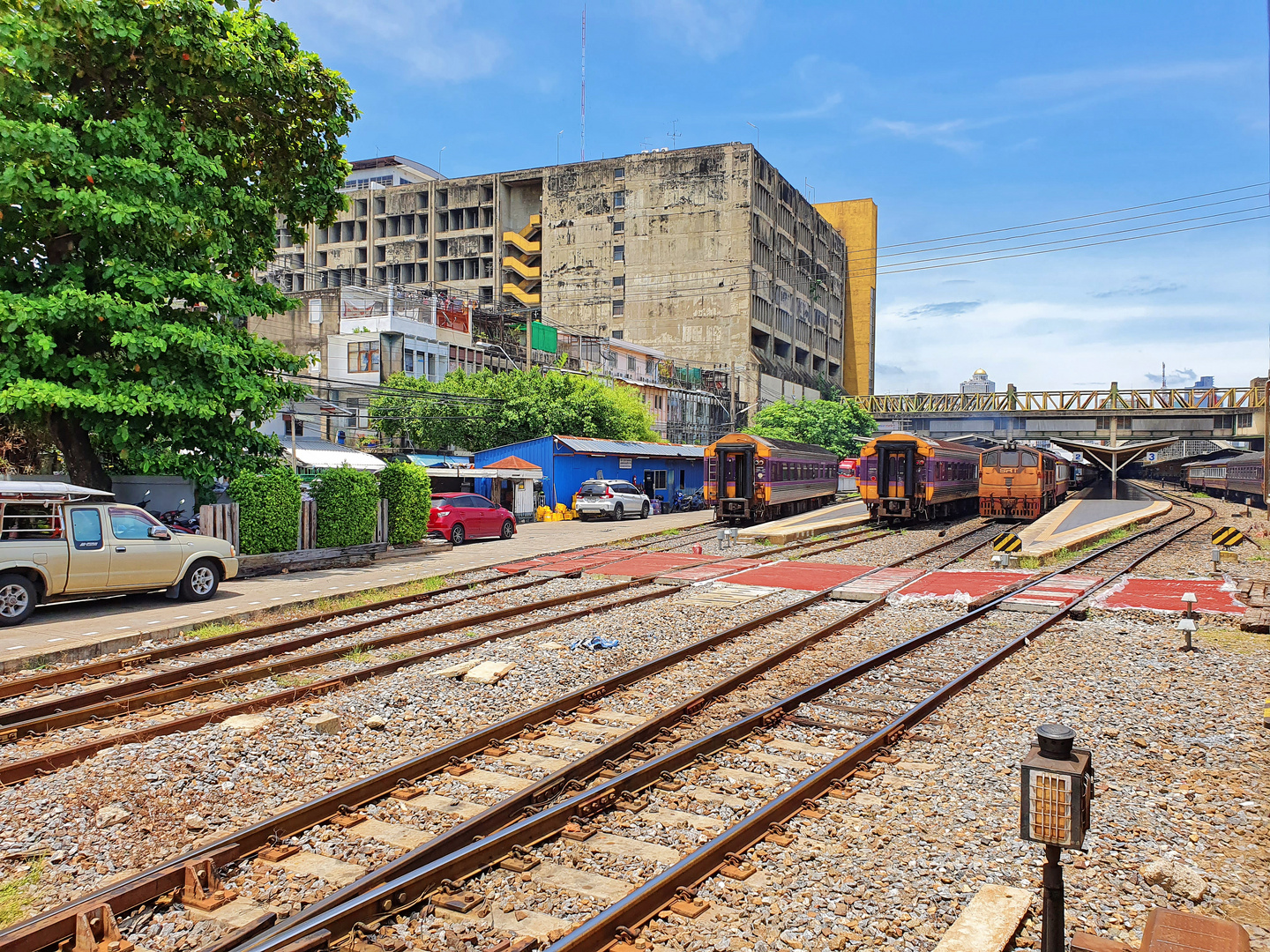 Pathum Wan - Bangkok Train Station (Hua Lamphong)