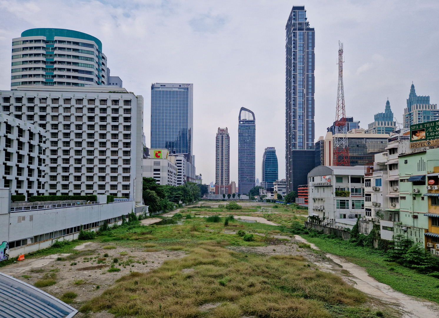 Pathum Wan - Chit Lom BTS station