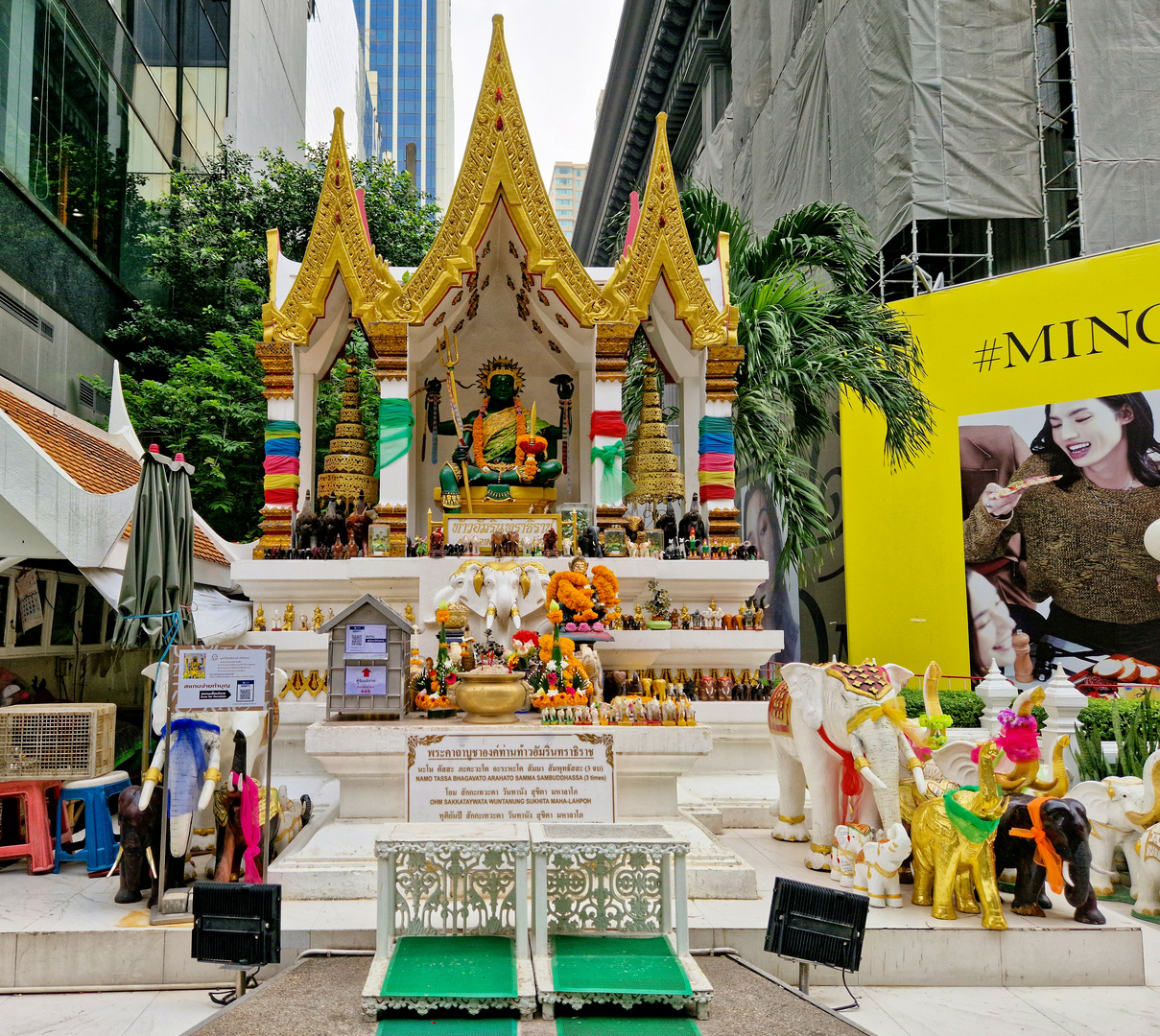 Pathum Wan - Phra Indra Shrine