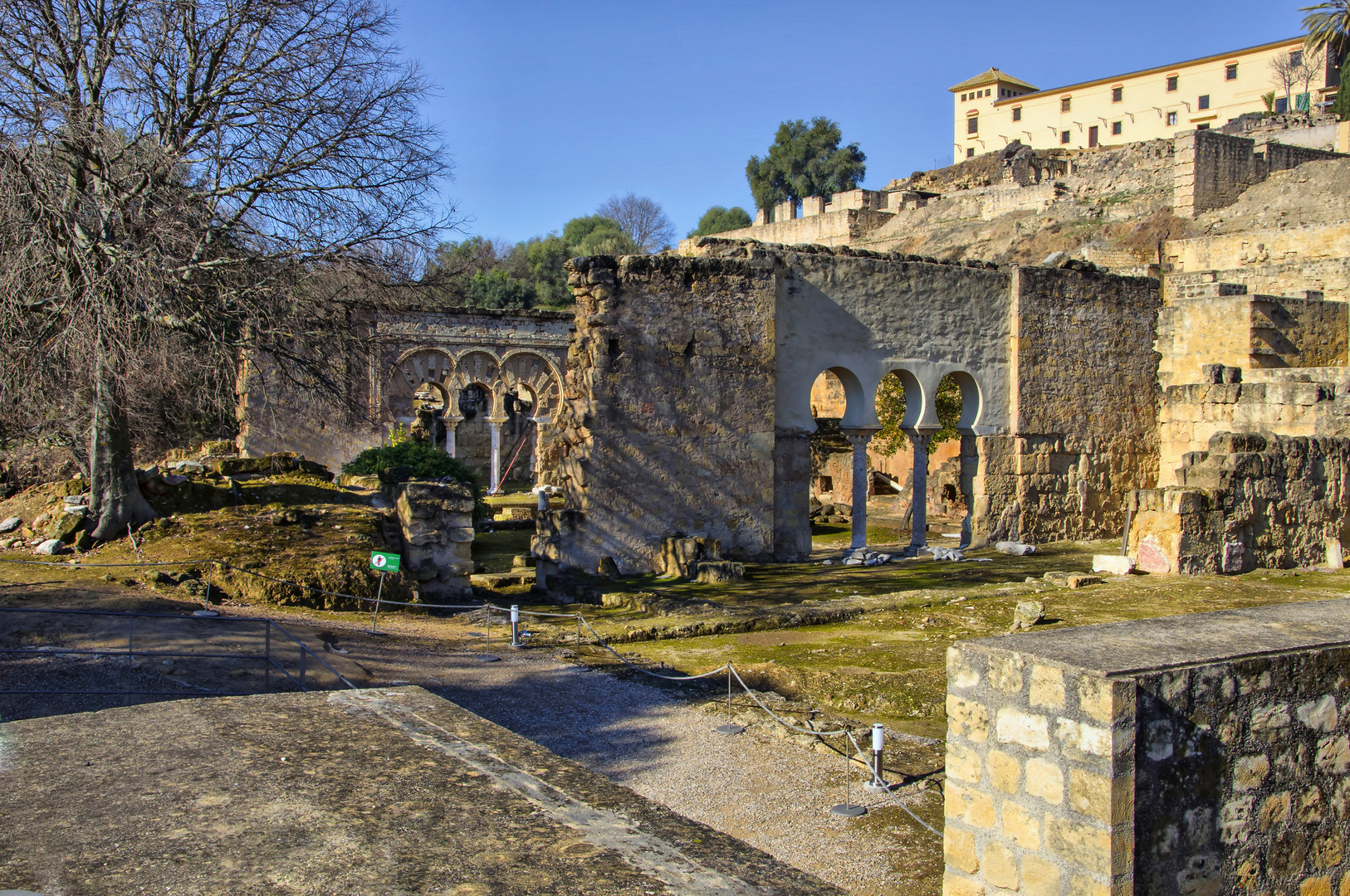 PATIO DE LA ALBERCA(Medina Azahara)