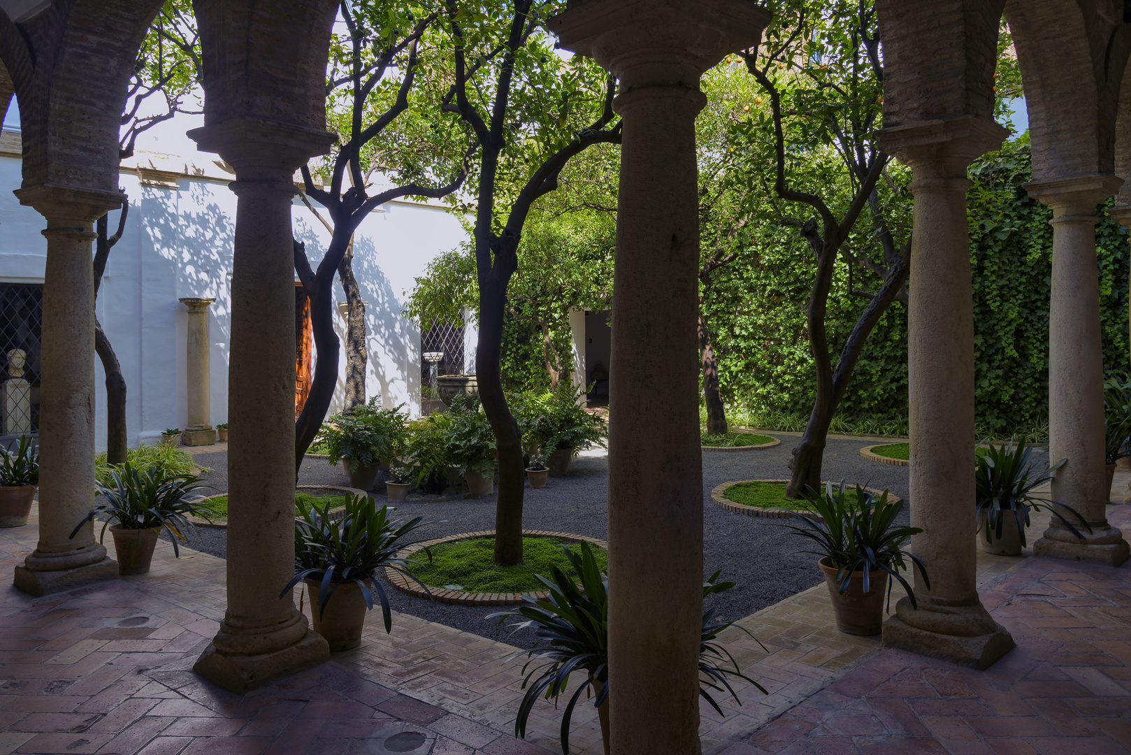 PATIO DE LA CAPILLA (II)