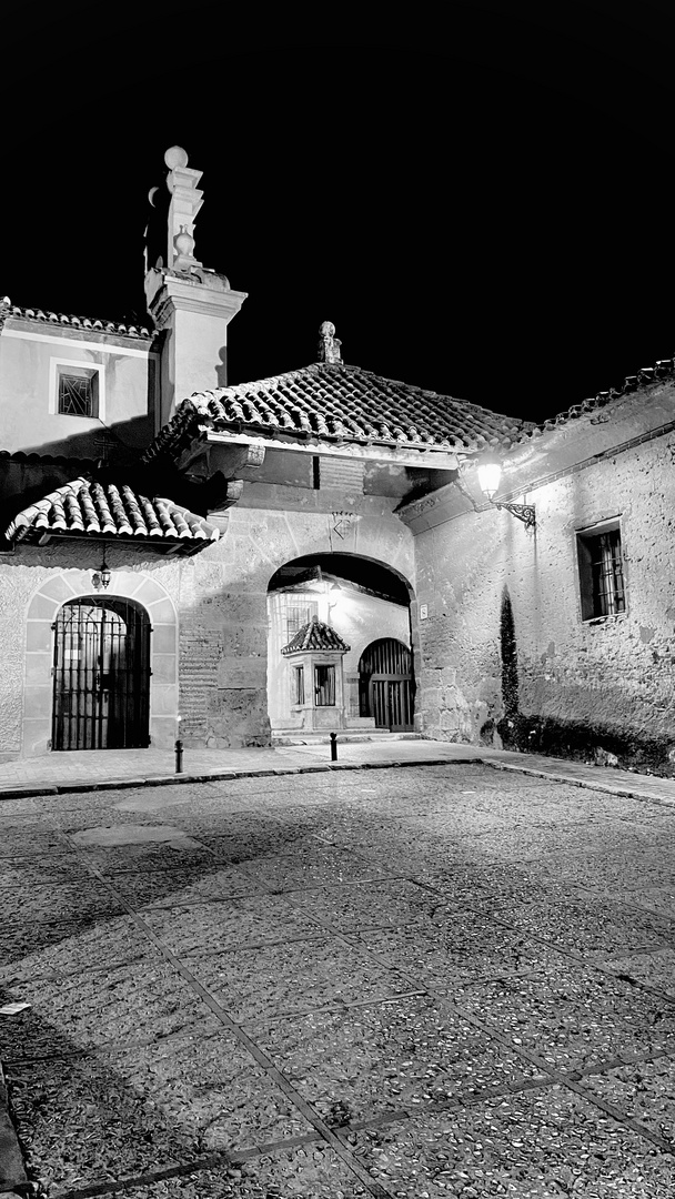 PATIO LOS SILOS, ENTRADA 