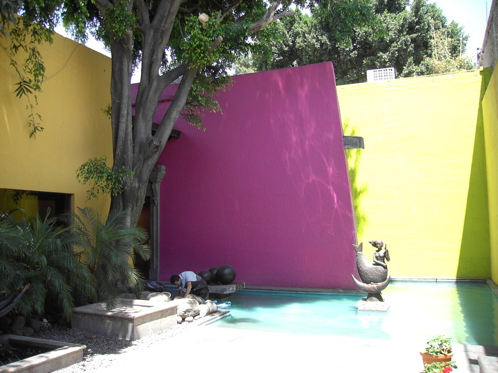 patio; luz y color - mexico