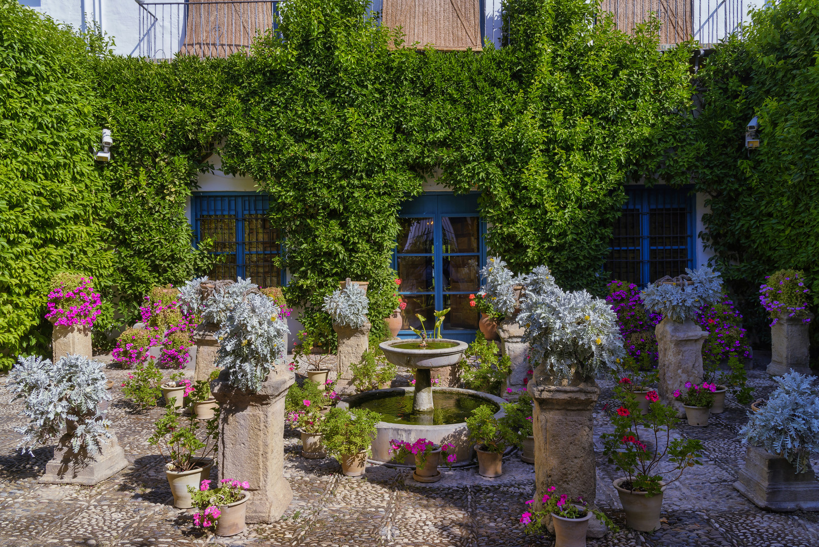 PATIOS DE LAS REJAS (I)