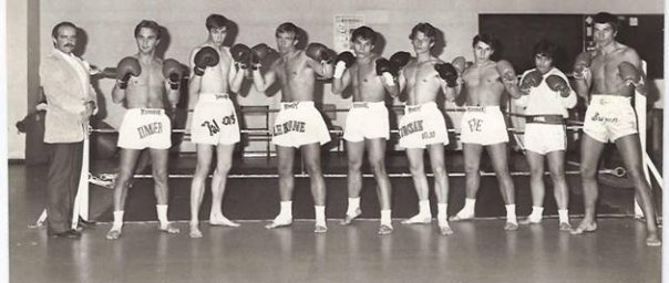 PATRICK BRIZON ET SON EQUIPE DE BOXEURS EN 1980