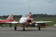 Patrouille de Suisse - Rollen zum Start [ILA 2006]