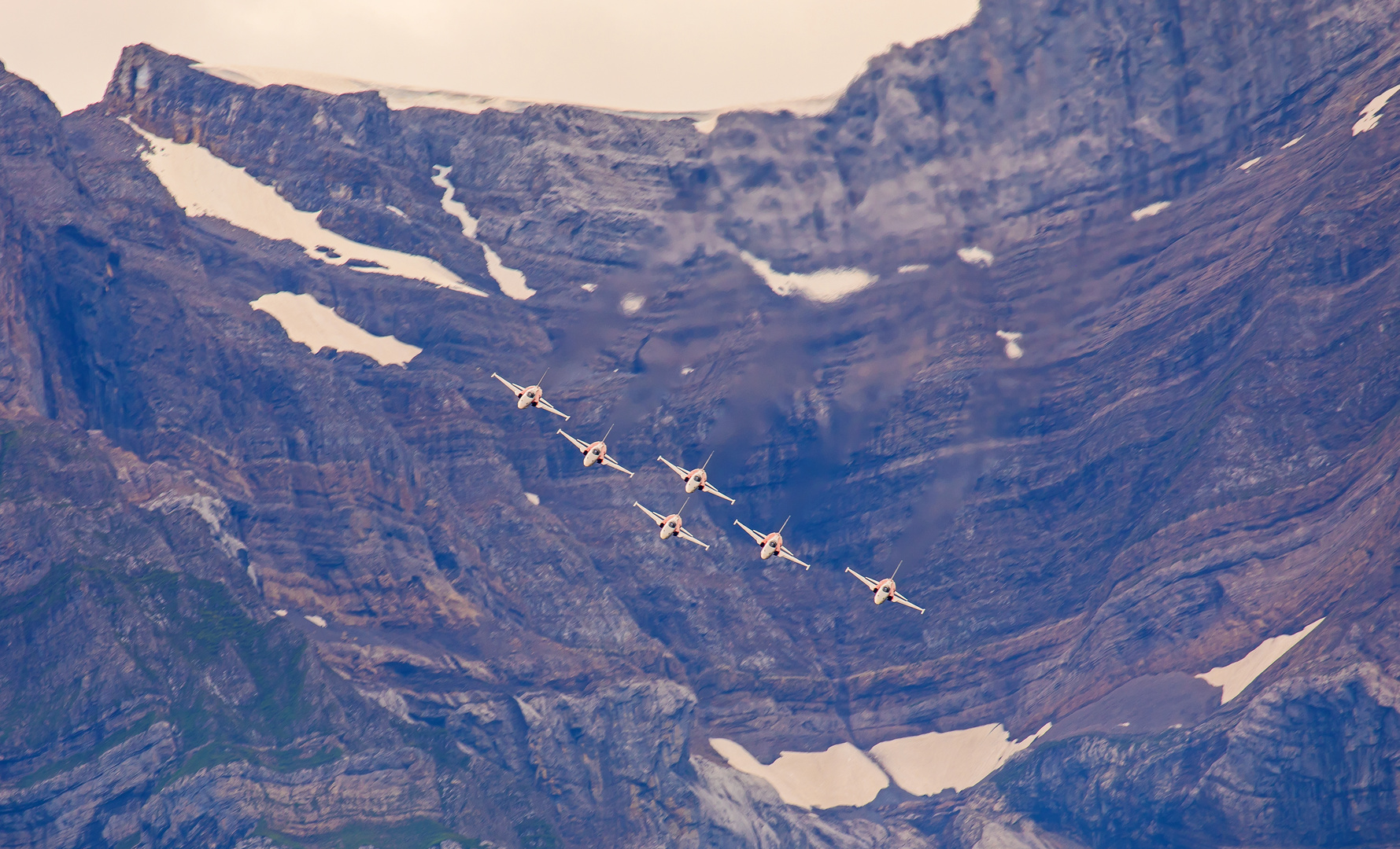 Patrouille Suisse im Anflug