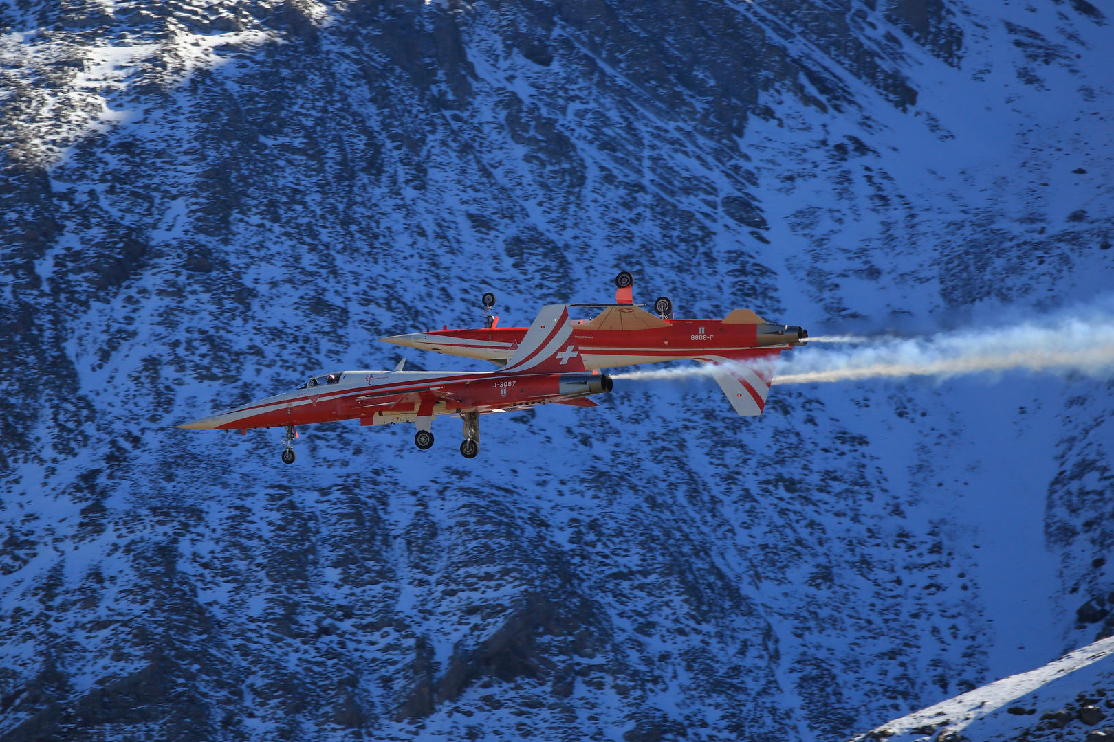 Patrouille Suisse Mirror