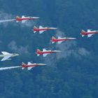 Patrouille Suisse mit Papyrus-Hunter