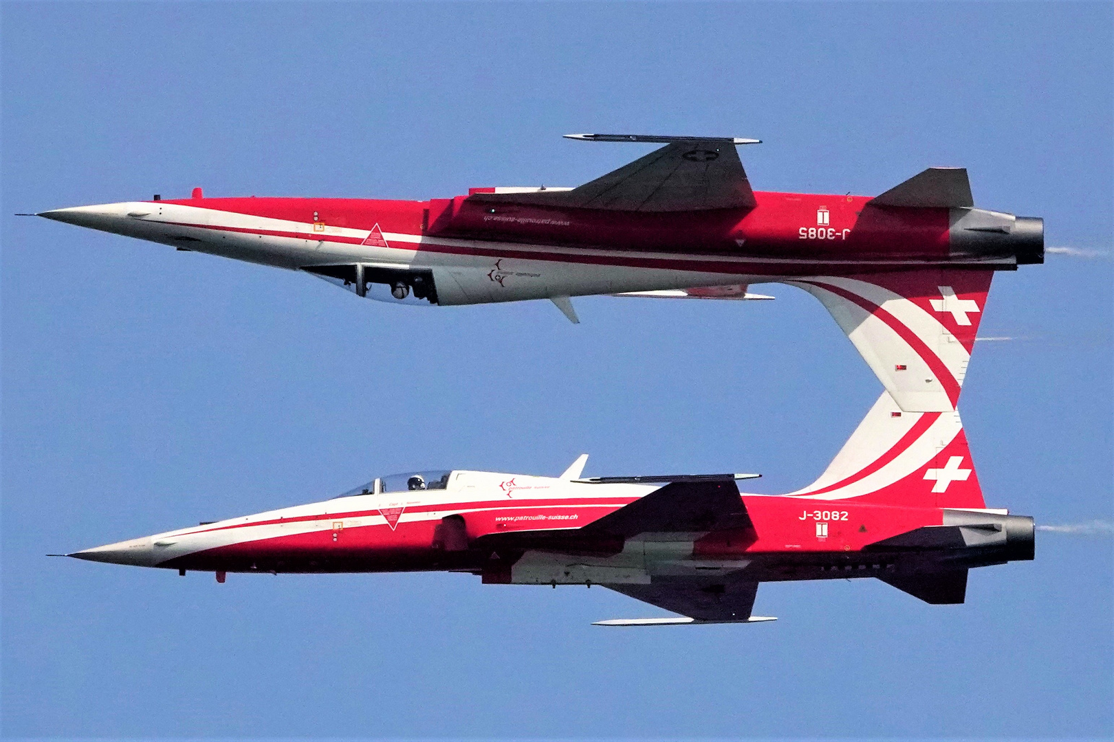 Patrouille Suisse - Spiegelflug der Solisten