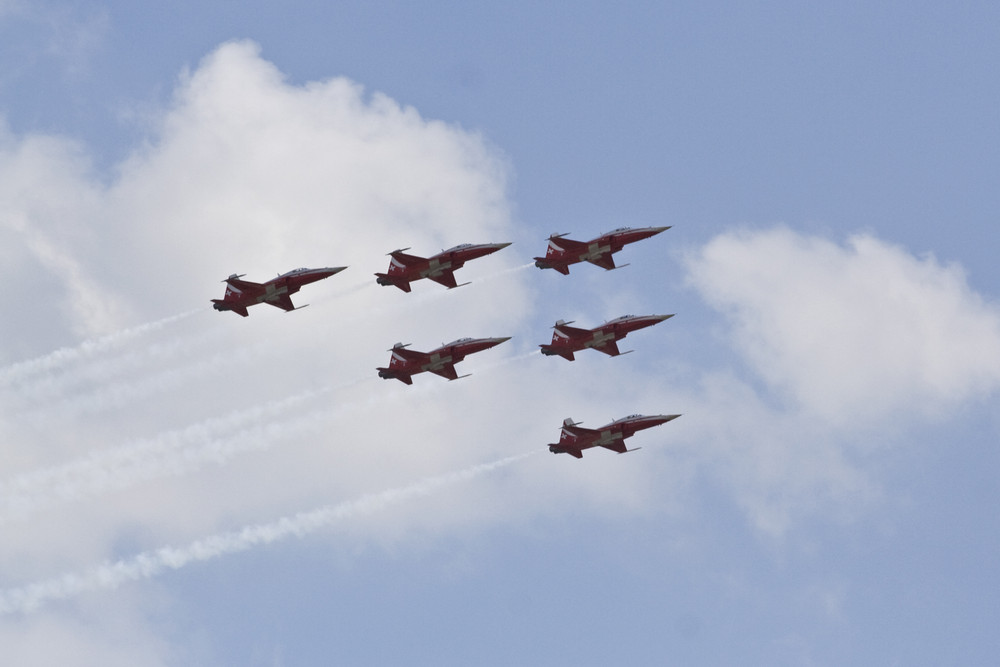 Patrouille Suisse zum Hafengeburtstag Hamburg 2009 - Bild 2