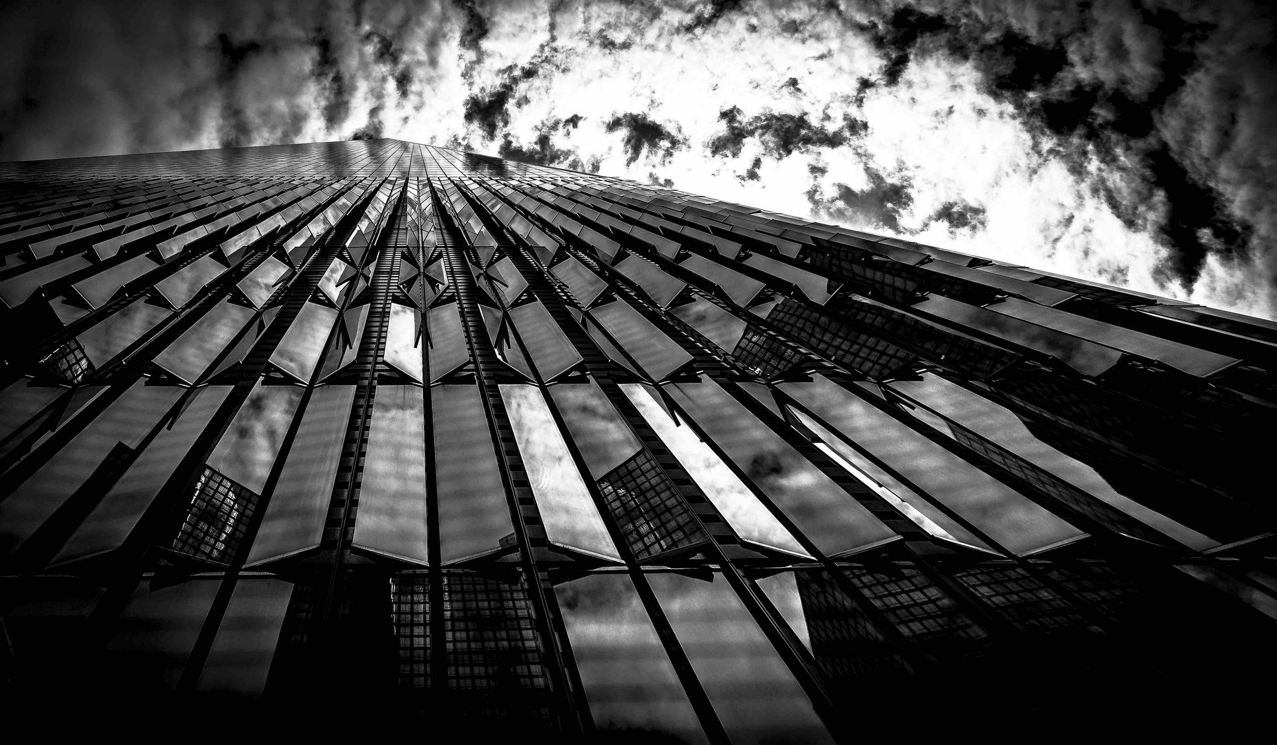 PATTERN & LIGHT - skyscraper cloud reflection