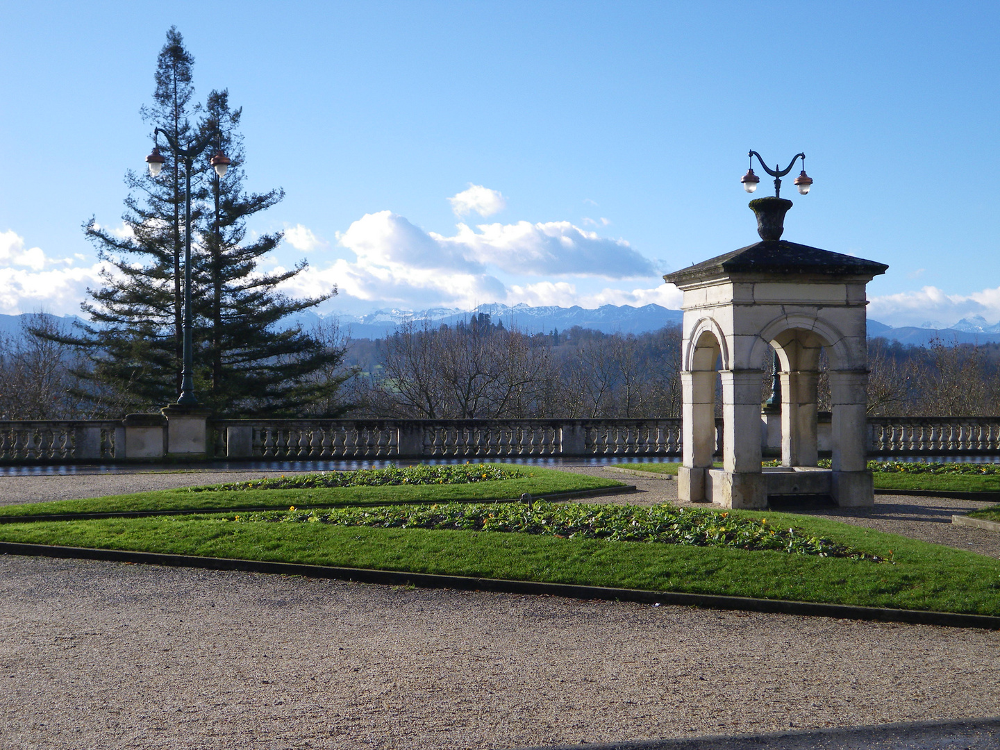 Pau, le boulevard des Pyrénées