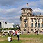 Paul-Löbe-Haus und Reichstag.......