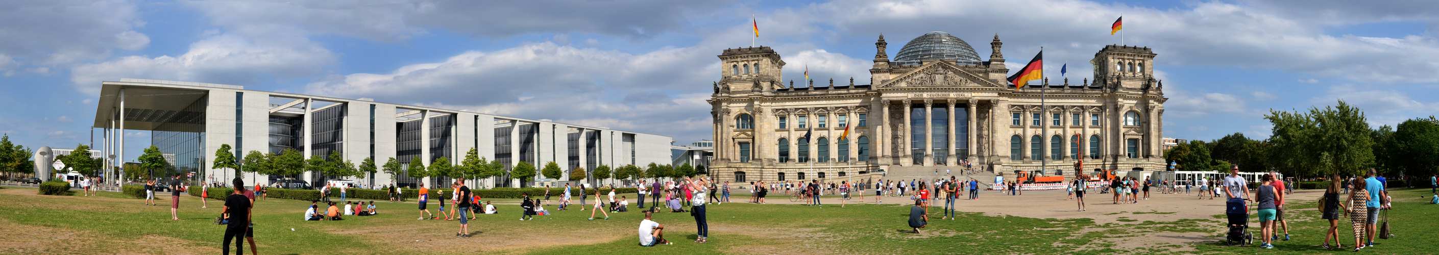 Paul-Löbe-Haus und Reichstag.......