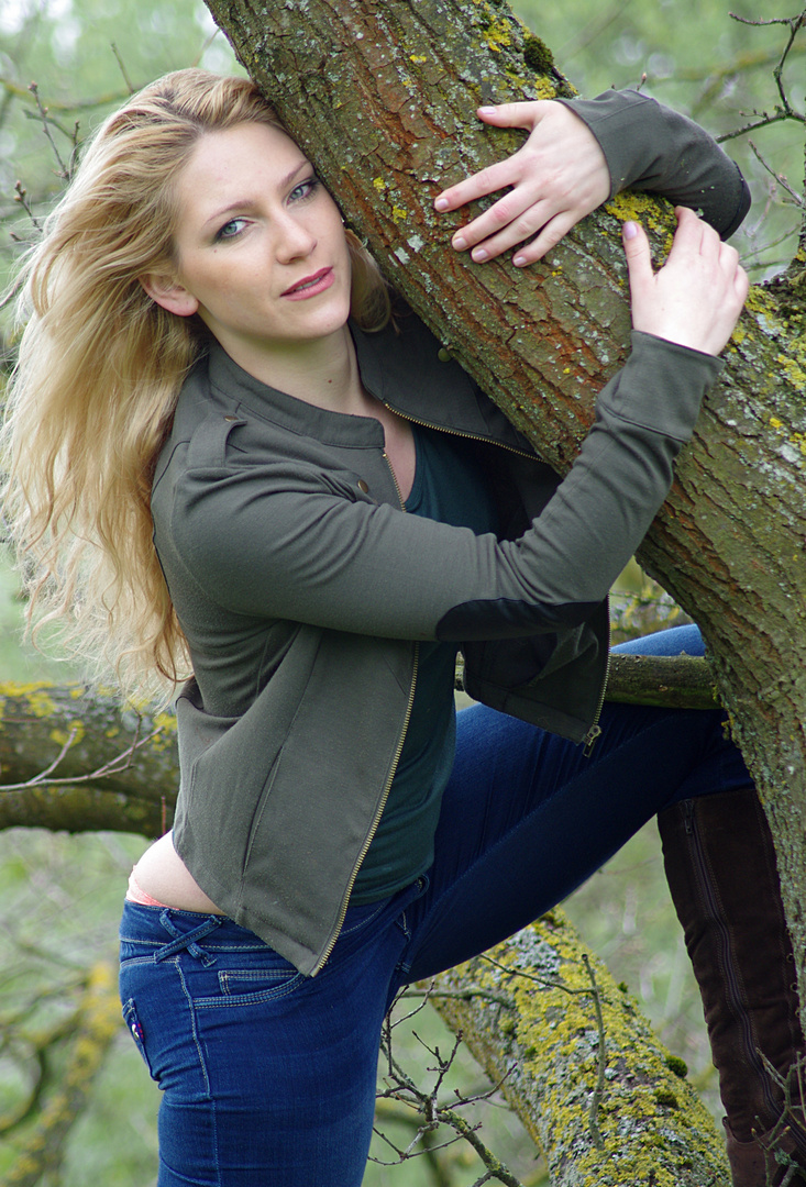 Paulina im Baum