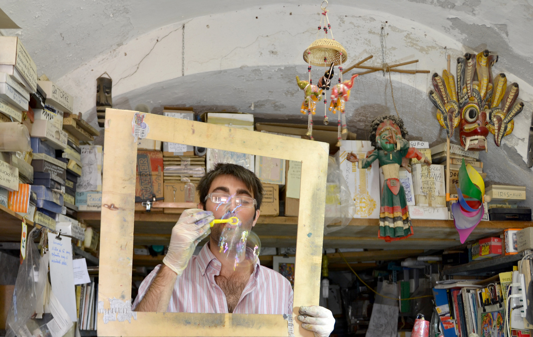 Pausa dell'artista con bolle di sapone