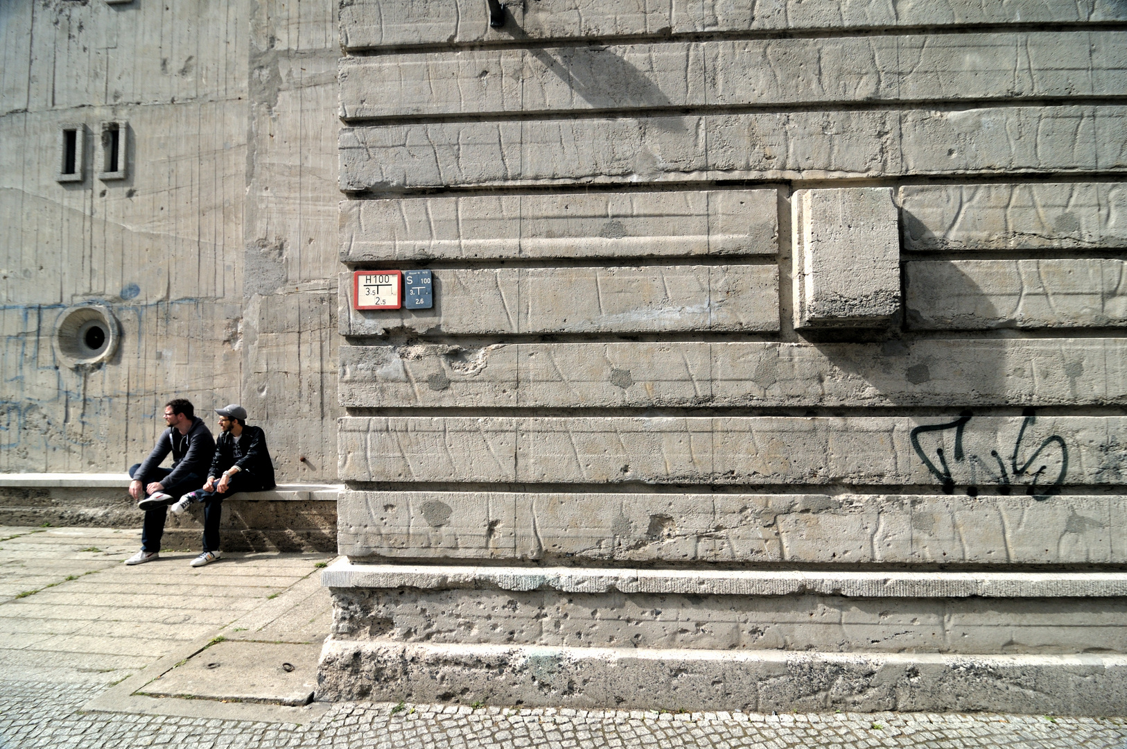 Pause am ehemaligen Reichsbahnbunker Friedrichstrasse