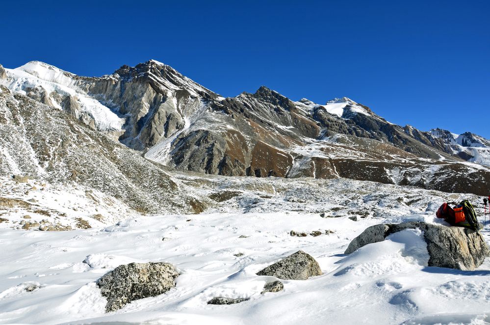 Pause auf dem Weg zum Larke Pass beim Manaslu-Trek