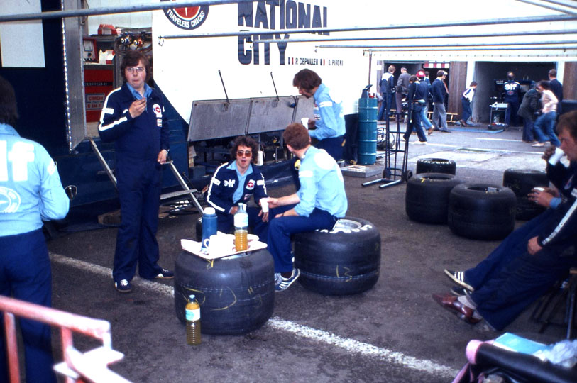 Pause beim F.1 Team von Tyrrell im Zelt Fahrerlager von Zolder Belgien 1978.